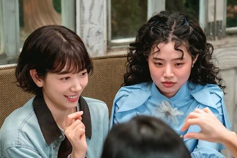 Bạn diễn Park Shin Hye vẫn làm thêm 6 ngày/tuần dù phim thành công