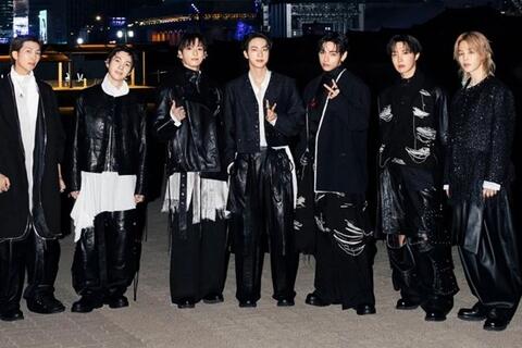 BTS lập kỷ lục toàn cầu với concert Gwanghwamun