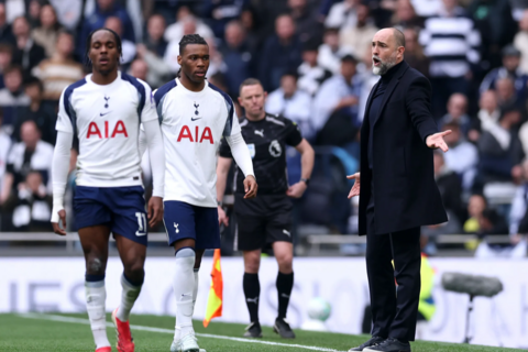 Siêu máy tính dự đoán bất ngờ về Tottenham, Arsenal vẫn sáng cửa vô địch