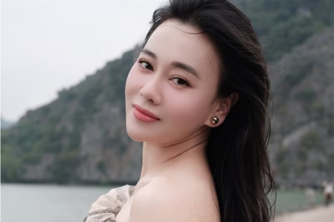 Phương Oanh xuất hiện trầm lặng bên hai con sau biến cố gia đình