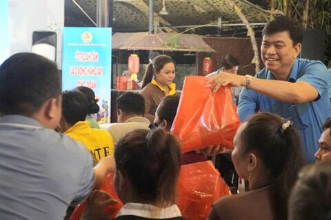 Công đoàn An Giang đến nhà trọ, lắng nghe tâm tư của công nhân