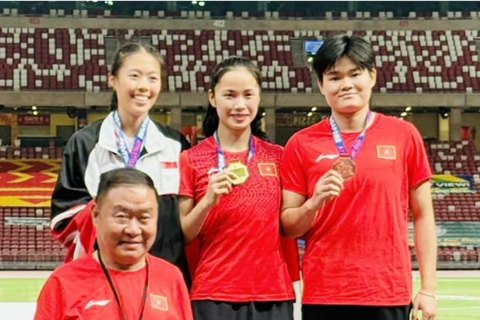 Tuyển điền kinh Việt Nam giành huy chương vàng 100m nữ tại giải Singapore mở rộng