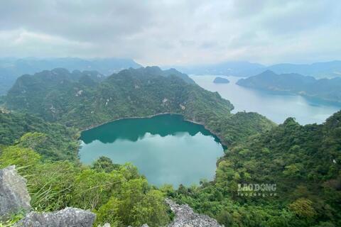 Khách quốc tế khen hồ nước biếc ở Phú Thọ đẹp không kém trời Tây