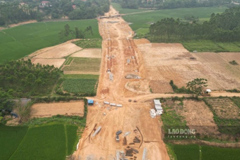 Hiện trạng đường 450 tỉ đồng kết nối khu công nghiệp ở Phú Thọ