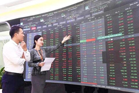 Nâng hạng thị trường chứng khoán: Làm gì để hấp thụ bền vững dòng vốn ngoại?