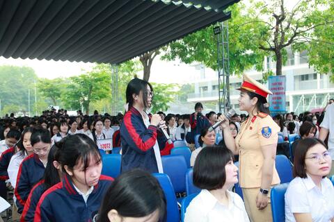 Hà Nội: Xây dựng văn hoá giao thông trong học đường