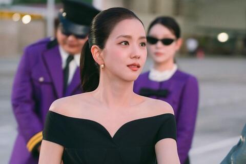 Nhà sản xuất phim làm rõ tranh cãi liên quan đến anh trai Jisoo