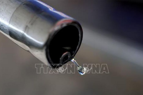 Giá dầu tăng mạnh do lo ngại gián đoạn nguồn cung tại Trung Đông