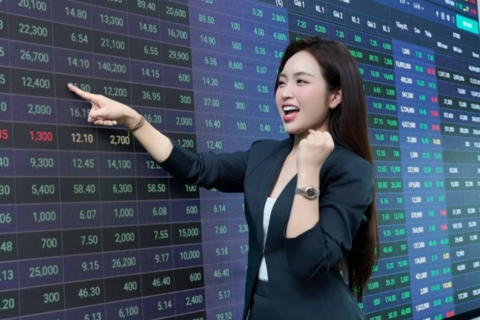 Giá dầu neo cao, vì sao cổ phiếu dầu khí vẫn biến động mạnh?