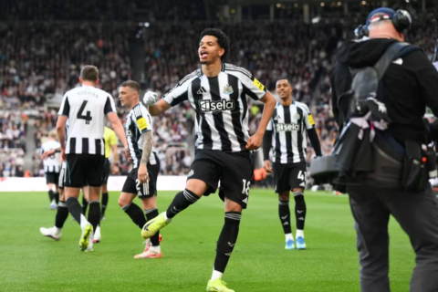 West Ham sa lầy, Tottenham sáng cửa trụ lại Ngoại hạng Anh