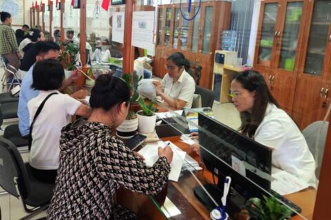 Quên chốt bảo hiểm xã hội bằng tờ rời khi nghỉ việc: Cần làm gì để bảo đảm quyền lợi an sinh?