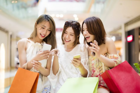 Bẫy "mua trước trả sau" và thế hệ người trẻ "vừa đi làm đã mắc nợ"