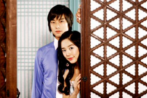 Cảnh hôn của Joo Ji Hoon và Yoon Eun Hye gây sốt trở lại