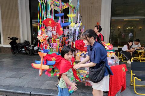 Hà Nội đề xuất cho thuê vỉa hè: Giải quyết hài hòa lợi ích không gian công cộng và sinh kế người dân