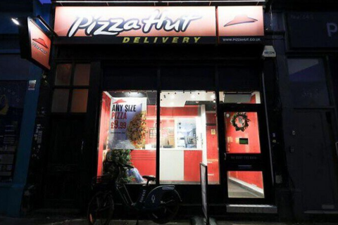 Chuỗi Pizza Hut sắp bị bán đứt, đã phải đóng 250 cửa hàng