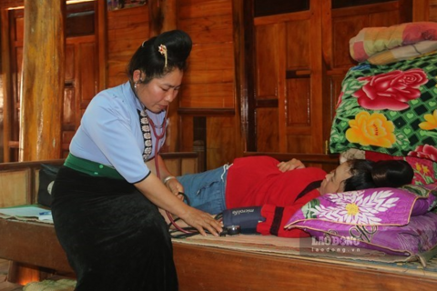 Cô đỡ thôn bản, nhân viên y tế cơ sở nhận hỗ trợ, cao nhất hơn 1,77 triệu đồng/tháng