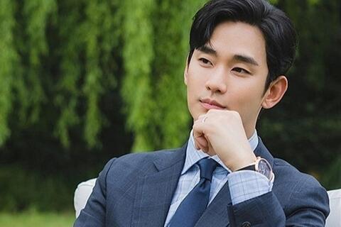 Kim Soo Hyun và những lợi thế khi trở lại sau ồn ào