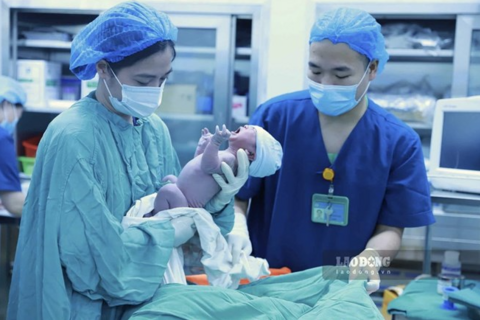 Giải đáp chế độ nghỉ thai sản cho nam giới đang làm việc tại xã