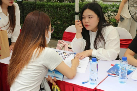 Lương trên 20 triệu đồng/tháng chiếm 4,5% tổng nhu cầu tuyển dụng tại Hà Nội tháng 5.2026
