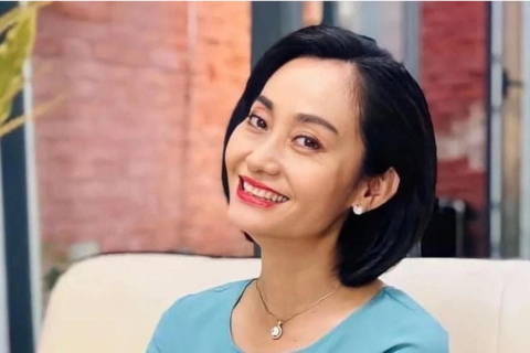 NSƯT Hạnh Thúy là diễn viên đầu tiên có 6 phim liên tiếp vượt trăm tỉ