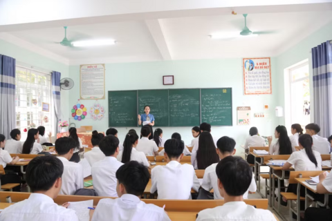 Cần nghiên cứu kỹ lưỡng, xem xét trong tổng thể sắp xếp và phát triển giáo dục