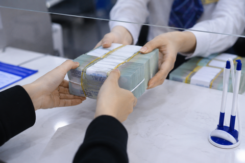 Nới trần vốn ngắn hạn lên 40%: Ngân hàng thêm room, thêm rủi ro