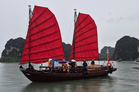 Khai trương tour thuyền buồm vịnh Hạ Long, mở bán vé từ chiều 29.6