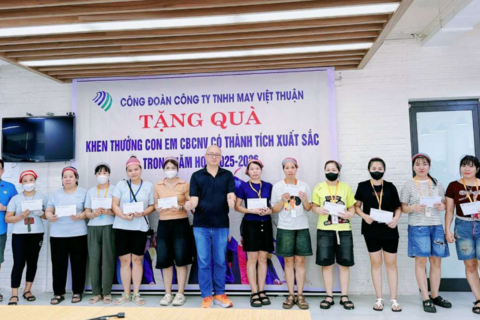Công đoàn tiếp sức con công nhân học tập