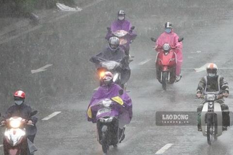 Dự báo khu vực sắp mưa dông đêm nay, có nơi mưa rất to trên 80mm