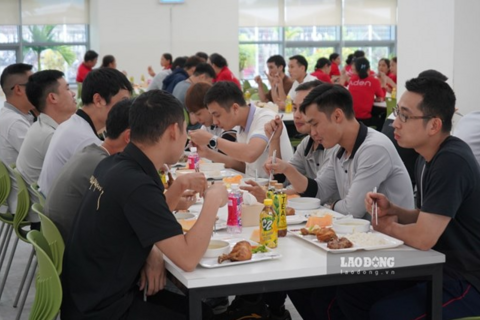 Công đoàn đối thoại thực chất để nâng cao quyền lợi người lao động