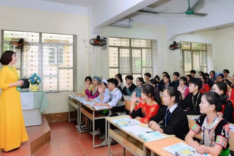 Thời gian làm giáo viên THCS có được tính để thăng hạng ở cấp THPT?