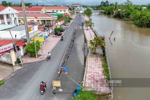 Sạt lở áp sát khu trung tâm, kè và đường cùng hư hỏng