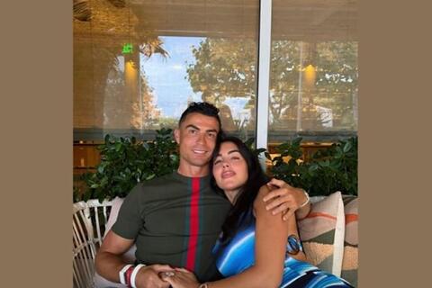 Ronaldo kết hôn với Georgina Rodriguez