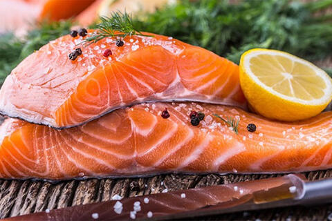 Hướng dẫn ăn cá giàu omega-3 tốt cho người tăng huyết áp