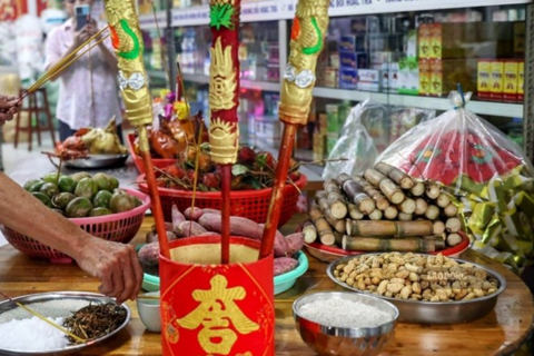 Tháng 7 âm lịch, cúng gia tiên trước hay cúng cô hồn trước