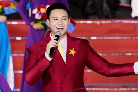 Anh trai vượt ngàn chông gai Đông Hùng sau bản hit 3 tỉ view