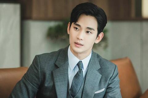 Kim Soo Hyun tái xuất sân khấu Hàn Quốc sau 18 tháng vướng bê bối