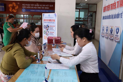 Tây Ninh đổi cách làm, để BHXH tự nguyện ở lại cùng người dân
