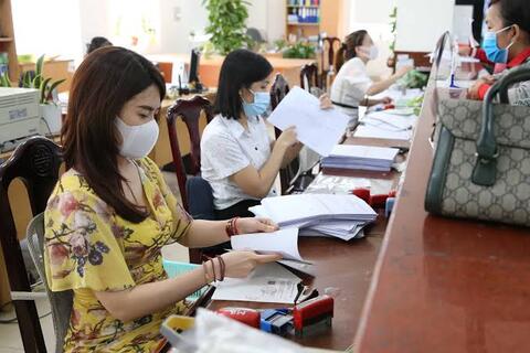 Tiêu chuẩn và cách xác định thành tích để nâng lương trước hạn