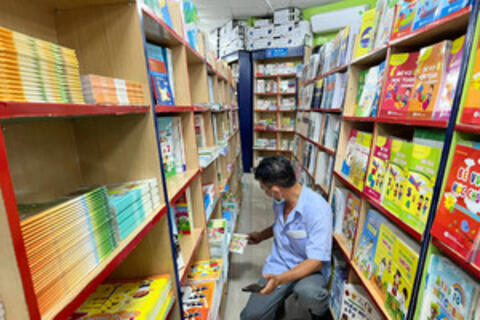 Thiếu SGK, TPHCM linh hoạt hỗ trợ học sinh học tập