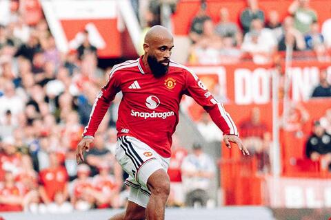 Man United thua Man City dù chơi hơn người tại Old Trafford