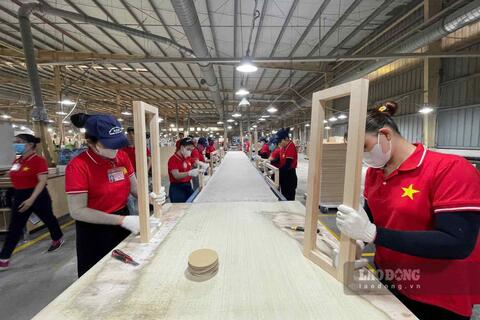 Lương tối thiểu 5,7 triệu đồng được đề xuất tại nhiều phường, xã ở TPHCM