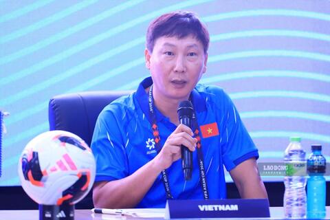 HLV Kim Sang-sik thừa nhận tuyển Việt Nam còn nhiều điểm cần cải thiện