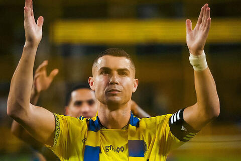 Ronaldo sút hỏng phạt đền, Al-Nassr vẫn giành 3 điểm