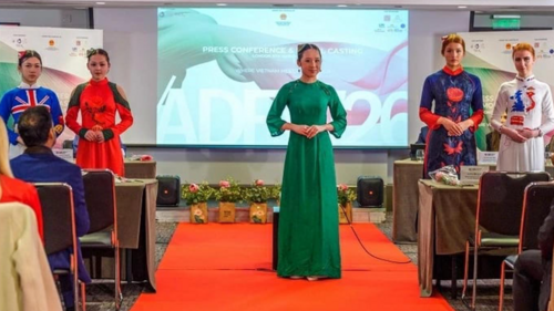 <a href="/van-hoa" title="Văn hóa" rel="dofollow">Văn hóa</a>