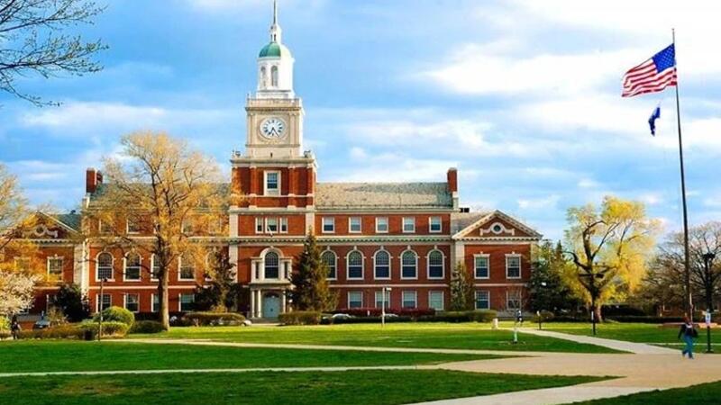 Cuộc đối đầu Trump - Havard