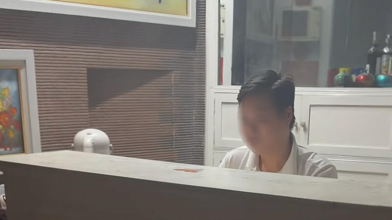 Bức xúc vì không thể nhận phòng khách sạn ở phố cổ Hà Nội dù đã trả đủ tiền