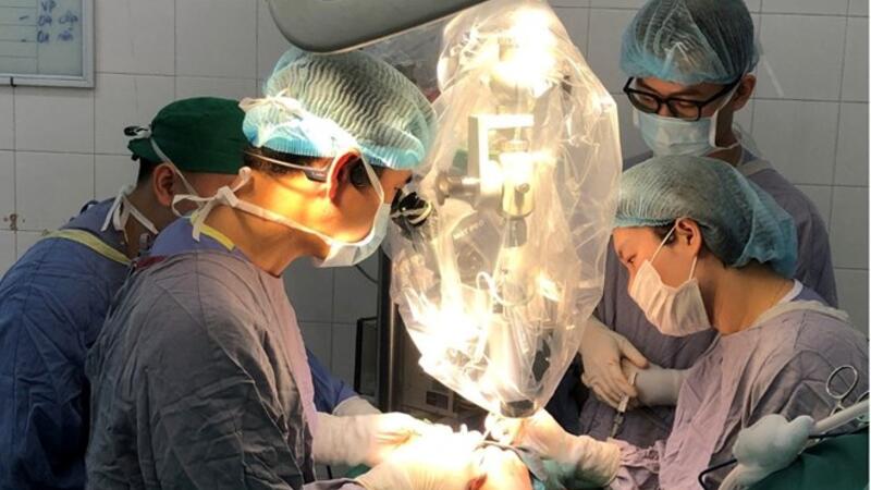 Nối thành công ngón tay đứt rời sau 25 giờ thiếu máu