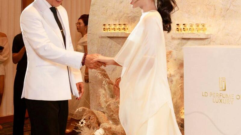 Rộ tin 2 diễn viên phim "Mưa đỏ" hẹn hò