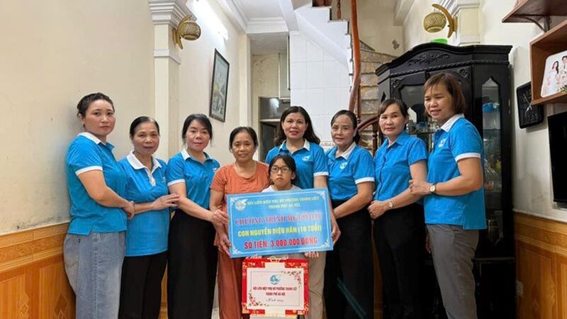 "Mẹ đỡ đầu" - Điểm tựa yêu thương chắp cánh ước mơ